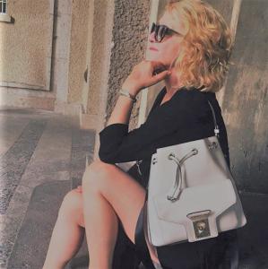 Dinyy (60) uit Limburg