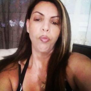 Eveline (50) uit Zuid-Holland