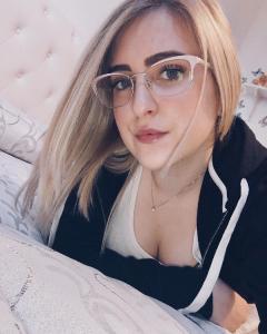 kabella (24) uit Zuid-Holland