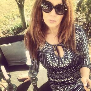 Danielle (56) uit Groningen