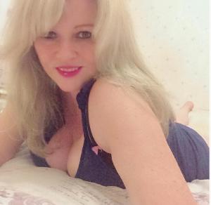 Carlaatje (45) uit Friesland