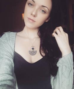 Feminine (20) uit West-Vlaanderen (BE)