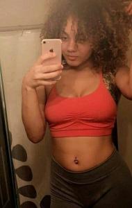 Krullie (18) uit Groningen